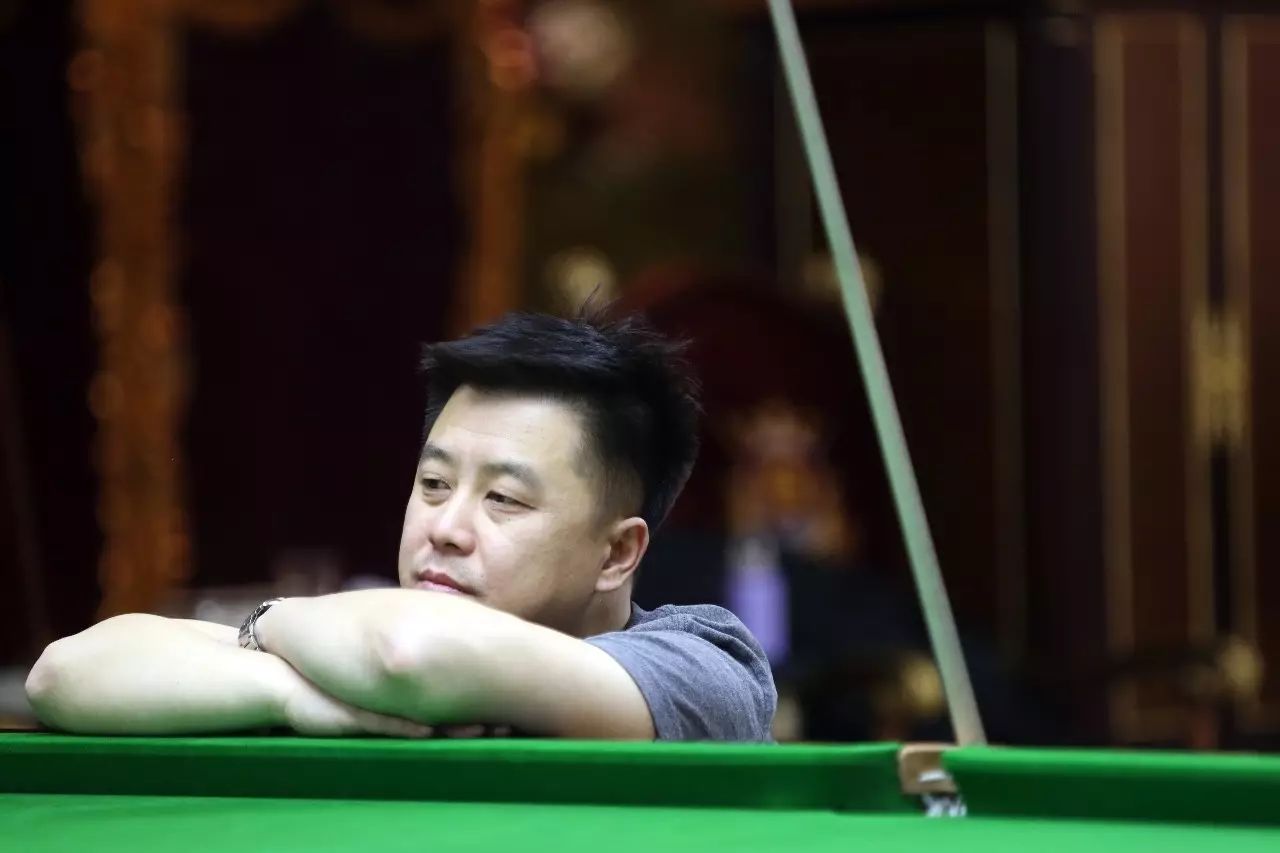 用迪亚斯与 用迪亚斯与