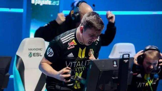 验到了三人 验到了三人